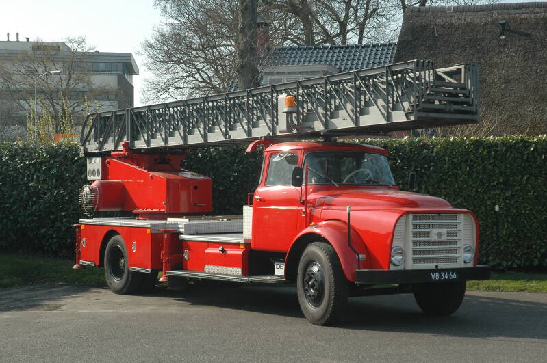 Kenteken: VB-34-66 Roepnummer: AL1 Type voertuig: AL-37 Merk &amp; Type: DAF A16BB516 Opbouw: Metz-Voigt Bouwjaar: 1962 In dienst: 1962 Uit dienst: 1978. Verkocht aan Siesling-Eelderwolde.