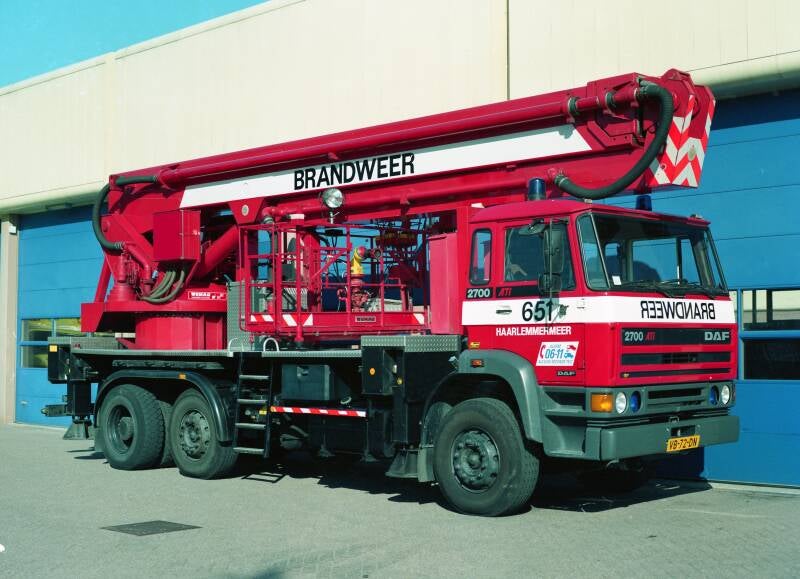 Roepnummer: 651 Kenteken: VB-72-DN Type voertuig: HW-26 Merk &amp; Type: DAF FFG2505DHS555 Opbouw: Wümag Bouwjaar: 1988 In dienst: 1988 Uit dienst: 2004. Afgevoerd wegens ongeval 02-2004, verkocht aan een bomenrooier in België.