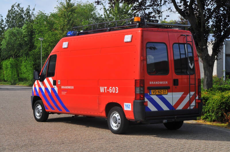 Kenteken: VD-NZ-37 Roepnummer: WT603 Type voertuig: GM3 Merk &amp; Type: Peugeot Boxer 2,5D Opbouw: Bouwjaar: 1994 In dienst: 2005 Uit dienst: 2012