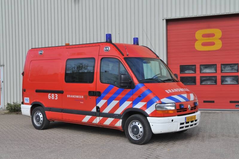 Kenteken: 58-BB-VS Roepnummer: 683 > 23-3283 Type voertuig: PM6 Merk &amp; Type: Renault T33-Master 2,5DCi Opbouw: C&amp;C-Products Bouwjaar: 2003 In dienst: 2003 Uit dienst: 2012