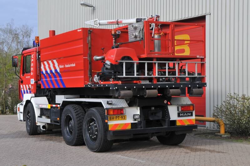 Kenteken: BH-PT-93 Roepnummer: 664 > 23-3282 Type voertuig: HA Merk &amp; Type: MAN 28.364FNL Opbouw: NCH-Terberg Bouwjaar: 2000 In dienst: 2000 Uit dienst: 2017. Naar bedrijfsbrandweer Chemelot-Geleen