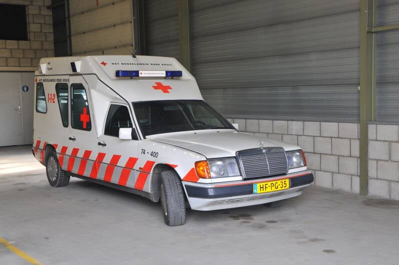 Kenteken HF-PG-35 Nederlandse Rode Kruis