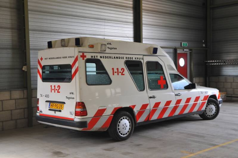 Kenteken HF-PG-35 Nederlandse Rode Kruis
