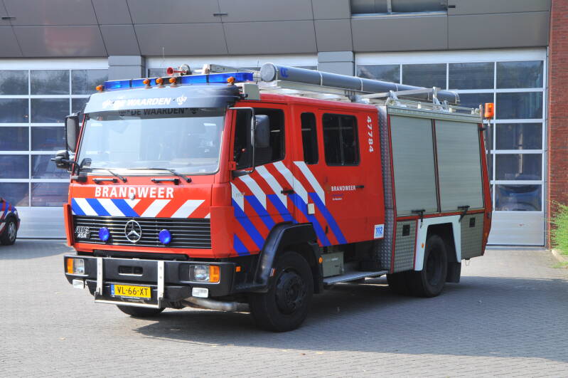 Kenteken: VL-66-XT Roepnummer: 47-784 Type voertuig: TS8 LD3000 HD250 T1500 Merk &amp; Type: Mercedes Benz 1117F37[Ecol] Opbouw: Doeschot-Rosenbauer Bouwjaar: 1991 In dienst: 2009 Uit dienst: 2010.  Reservevoertuig, afkomstig van korps Montfoort. 