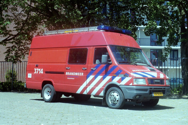 Kenteken: VN-76-NS Roepnummer: 713 > 3714 Type voertuig: PM6-WVD Merk &amp; Type: Iveco Daily 49.10 Opbouw: Akkermans Bouwjaar: 1992 In dienst: 1992 Uit dienst: 2008