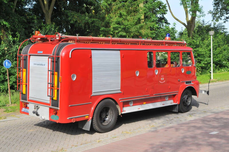 Kenteken: ZB-33-96 Roepnummer: Type voertuig: TS10 LD2000 HD230 T1000 Merk &amp; Type: Austin 6KBF Opbouw: Bikkers-Reichert Bouwjaar: 1965 In dienst: 1966 Uit dienst: 1986. Sinds 05-2021 bezit Brandweermuseum Borculo. 