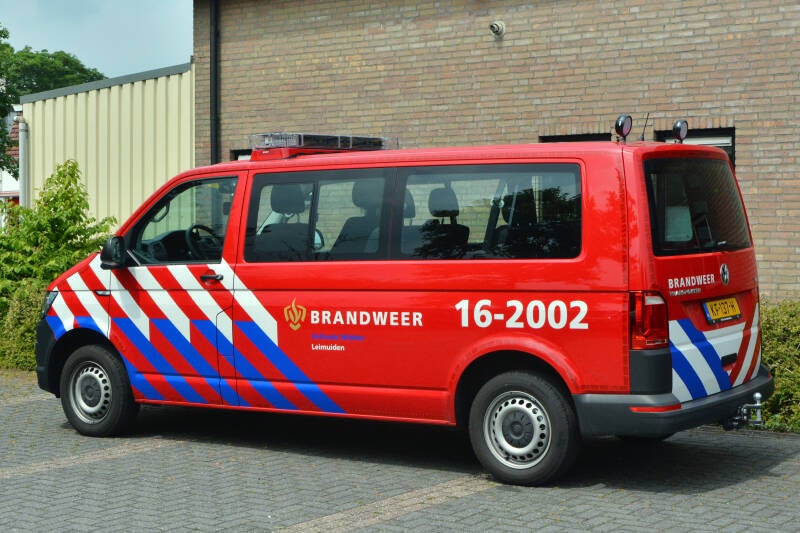 Kenteken: KF-137-H Roepnummer: 16-2002 Kenteken: KF-137-H Type voertuig: DB-K Merk &amp; Type: Volkswagen Transporter T6-Kombi 2,0TDi Opbouw: Bouwjaar: 2016 In dienst: 2016 Uit dienst: