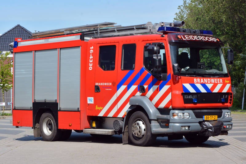 Kenteken: BR-TP-21 Roepnummer: 66-736 > 16-4330 Type voertuig: TS8 LD2800 HD265 T1500 Merk &amp; Type: DAF FF.LF55.250-15CF365 Opbouw: Ziegler Brandweertechniek Bouwjaar: 2006 In dienst: 2006 Uit dienst: 2017