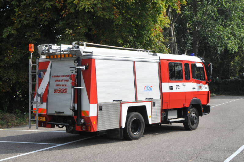 Kenteken: VS-24-PT Roepnummer: 47-512 Type voertuig: TS8 LD3000 HD230 T1200 Merk &amp; Type: Mercedes Benz 914F31[Ecol] Opbouw: Doeschot-Rosenbauer Bouwjaar: 1992 In dienst: 1992 Uit dienst: 2015