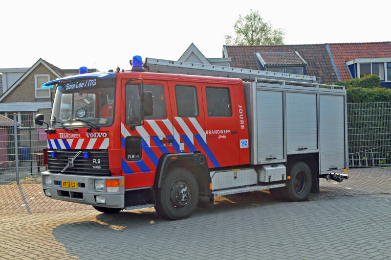 Kenteken: VT-12-LX Type voertuig: TS8 LD2800 HD260 T1500 Merk &amp; Type: Volvo FL614-34 Opbouw: Ziegler Brandweertechniek Bouwjaar: 1992 In dienst: 2009 Uit dienst: Standplaats: Joure. Overgenomen van brandweer Joure.