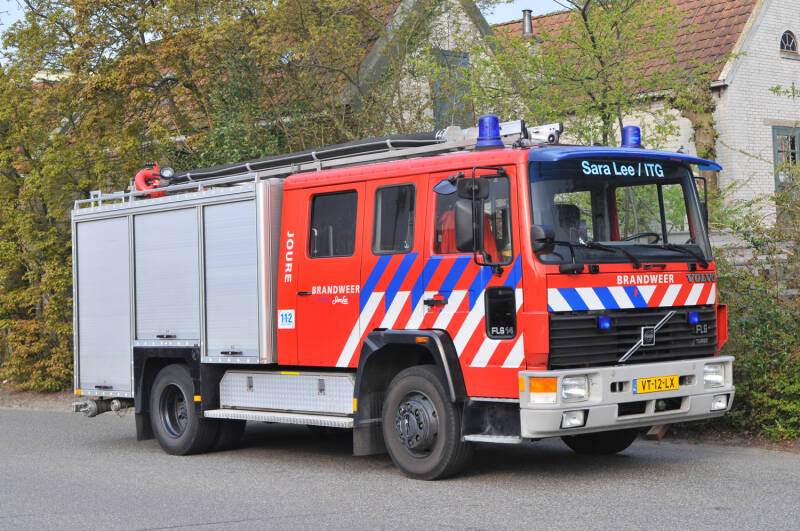Kenteken: VT-12-LX Roepnummer: 826 Type voertuig: TS8 LD2800 HD260 T1500 Merk &amp; Type: Volvo FL614-34 Opbouw: Ziegler Brandweertechniek Bouwjaar: 1992 In dienst: 1992 Uit dienst: 2009. Verkocht aan bedrijfsbrandweer Douwe Egberts, Joure.