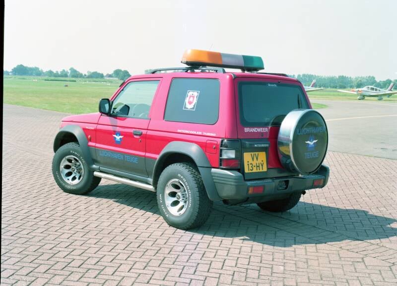Kenteken: VV-13-HY Roepnummer: 8 Type voertuig: PM2 Merk &amp; Type: Mitsubishi Pajero TD-GLX Panel-Van Opbouw: Bouwjaar: 1993 In dienst: 1993 Uit dienst: