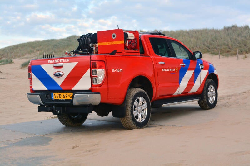 Kenteken: VVB-69-G Roepnummer: 15-5041 Type voertuig: PMT5-NB Merk &amp; Type: Ford Ranger 2,0D-PickUp Opbouw: Brw. Wassenaar Bouwjaar: 2023 In dienst: 2023. Bijz. Tank 300 liter. bats, mc-leod, pilawski. Fognail, 2 waterzakken, betonschaar, 2 ademluchttst