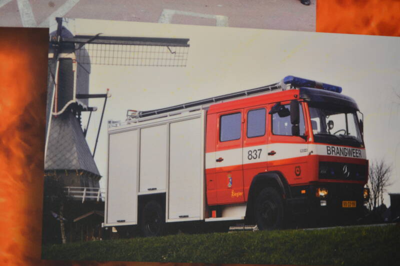 Kenteken: VX-33-YH Roepnummer: 837 Type voertuig: TS8 LD2800 HD265 T1500 Merk &amp; Type: Mercedes Benz 1124F36[Ecol] Opbouw: Ziegler Brandweertechniek Bouwjaar: 1993 In dienst: 1993 Uit dienst: 2010. Geëxporteerd naar: Argentinië  