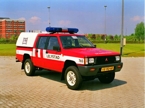 Kenteken: VX-90-HF Roepnummer: 765 Type voertuig: PM5 Merk &amp; Type: Mitsubishi L200 2.5TD-PickUp Opbouw: Bouwjaar: 1993 In dienst: 1995 Uit dienst: 2001