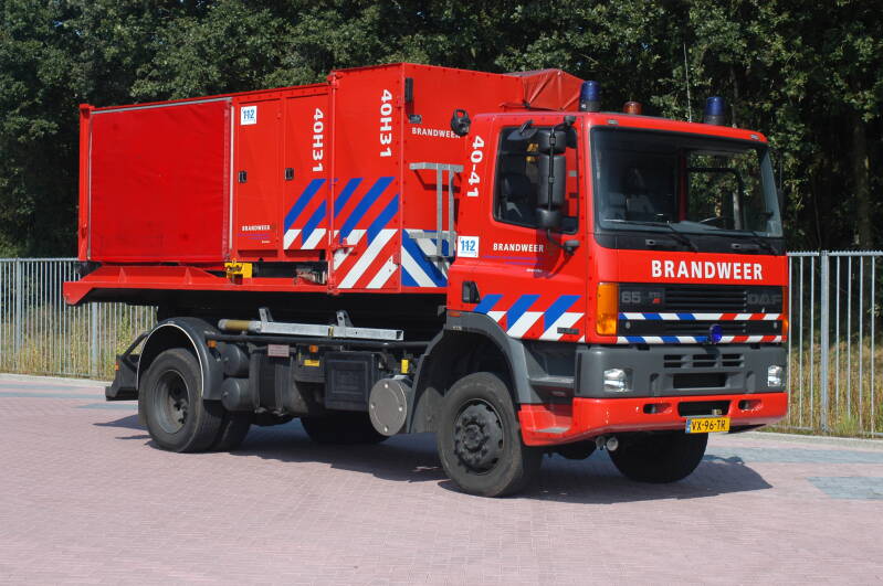 Kenteken: VX-96-TR Roepnummer: 585 > 4041 Type voertuig: HA Merk &amp; Type: DAF FAV65.210NC400 Opbouw: Leebur Bouwjaar: 1993 In dienst: 1993 Uit dienst: 2010. Regionaal BiZa voertuig. Naar brandweer Vledder. 