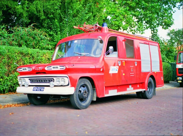 Kenteken: XB-02-16 Roepnummer: 652 > 4710 Type voertuig: PM10 Merk &amp; Type: Chevrolet 4402[Apache40] Opbouw: Kronenburg Bouwjaar: 1963 In dienst: 1963 Uit dienst: 1997