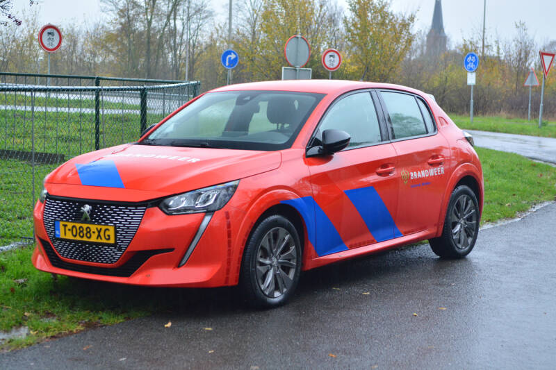 Kenteken: T-088-XG Roepnummer: Type voertuig: DA Merk &amp; Type: Peugeot 208 e-Style Opbouw: Bouwjaar: 2023 In dienst: 2023 Uit dienst: