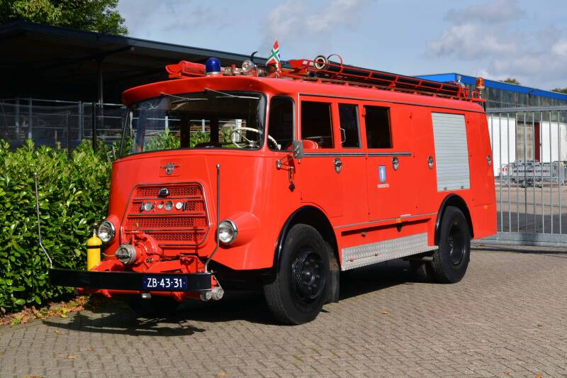 Kenteken: ZB-43-31 Roepnummer: Type voertuig: TS9 LD2500 HD300 T1575 Merk &amp; Type: Daf A1600BA360 Opbouw: van Bergen Bouwjaar: 1965 In dienst: 1965 Uit dienst: 1981. In bezit van SOB Winschoten 