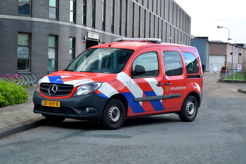 Kenteken: ZK-169-B Roepnummer: 18-8107 > 18-9607 Type voertuig: DA Merk &amp; Type: Mercedes Benz 111CDi27[Citan-Tourer] Opbouw: Visser Bouwjaar: 2019 In dienst: 2019 Uit dienst: