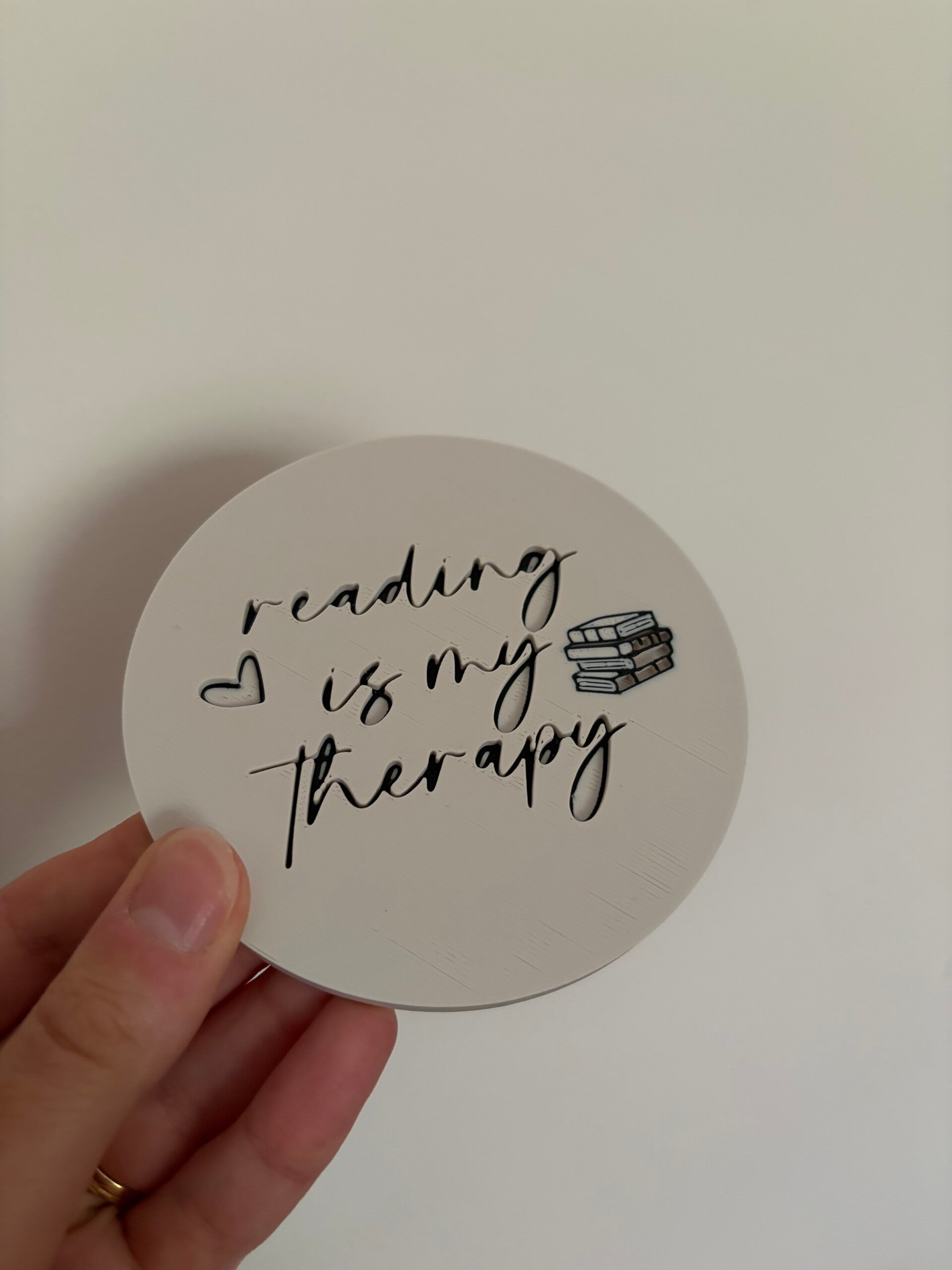 Coaster (onderzetter) ‘Reading is my therapy’