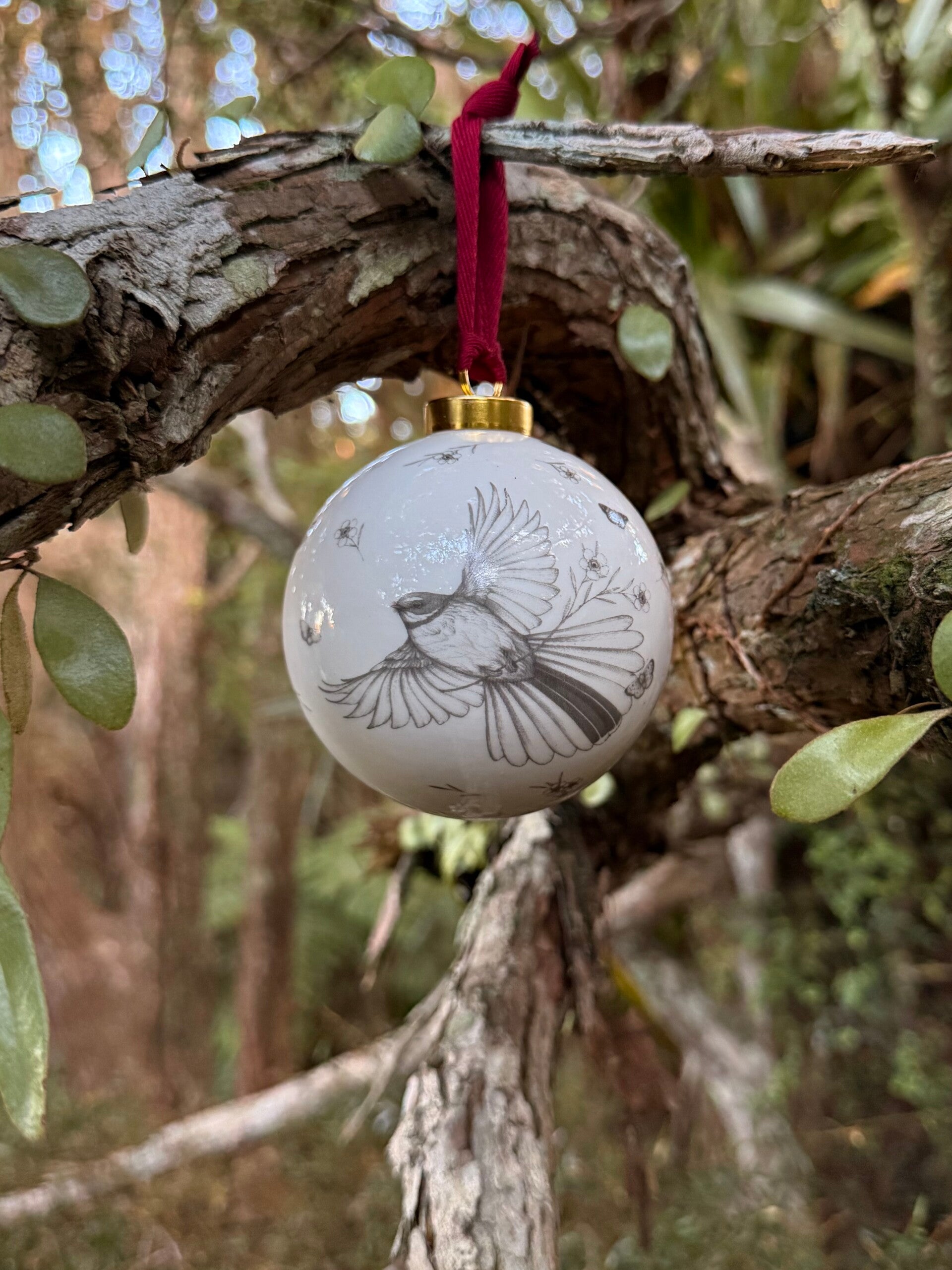 Pīwaiwaka / Fantail Christmas Bauble