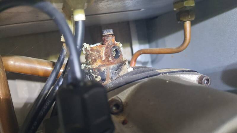 DAMAGED BOILER PUMP AUTO AIR VENT Contact us today from England +44 800 470 1819