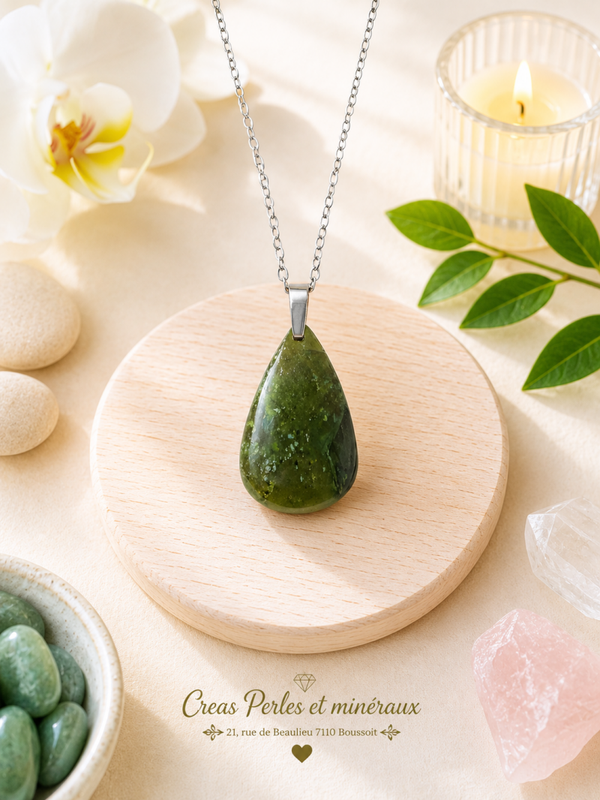 Pendentif en jade néphrite sur chaîne en acier inoxydable n°2