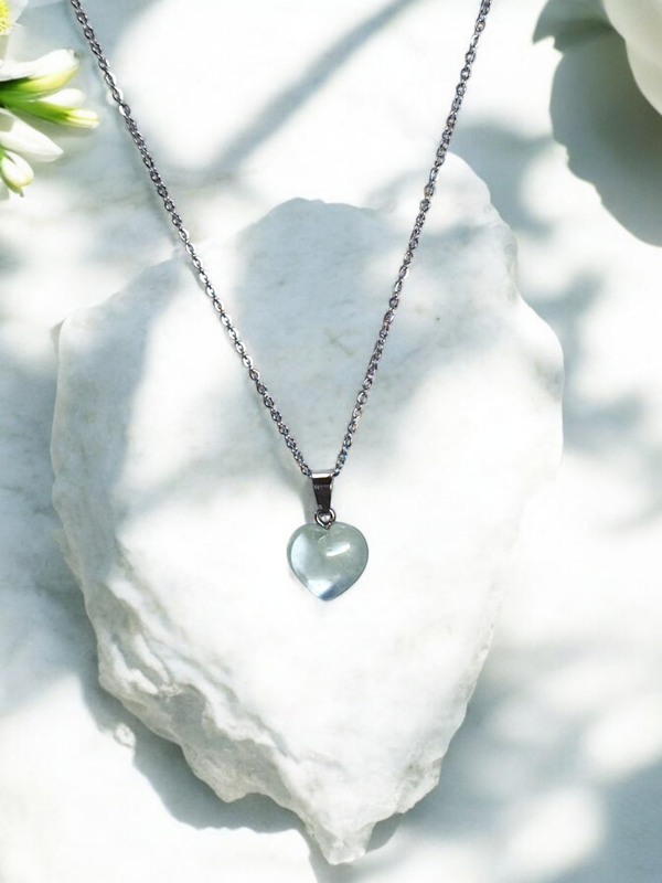 Pendentif coeur 15mm fluorine verte A + chaine en acier inoxydable