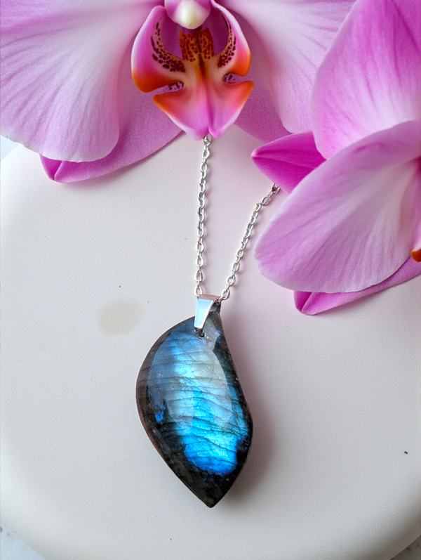 Pendentif en labradorite sur chaîne en acier inoxydable N°20