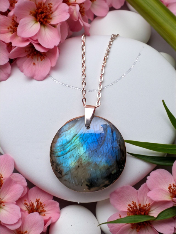 Pendentif en labradorite sur chaîne en acier inoxydable N°23