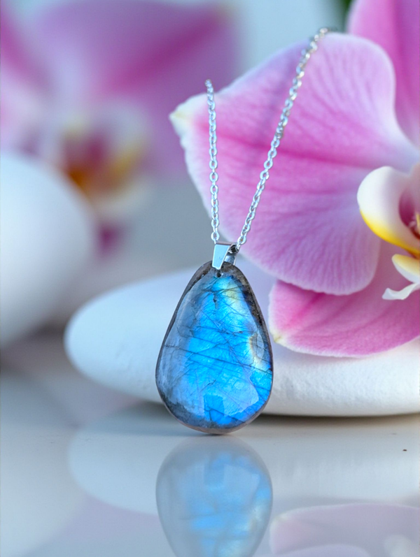 Pendentif en labradorite sur chaîne en acier inoxydable N°29
