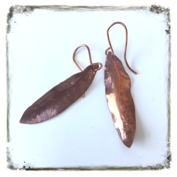 Wilgenblaadjes in koper gesmeed