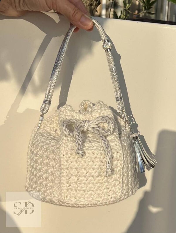 Cocktail tas in wit met zilver