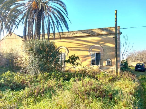 ANTICO CASALE SICILIANO IN VENDITA