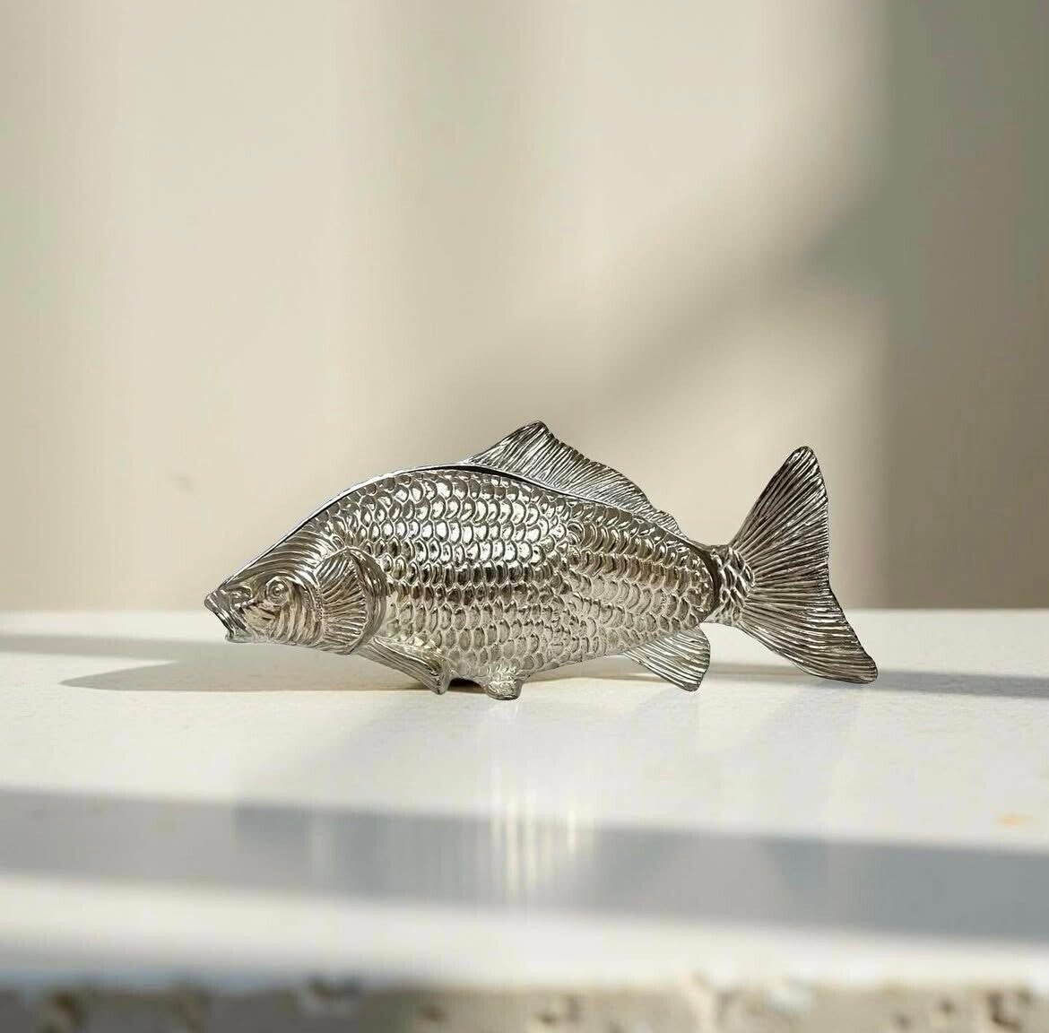 Serviethouder verzilverd karper