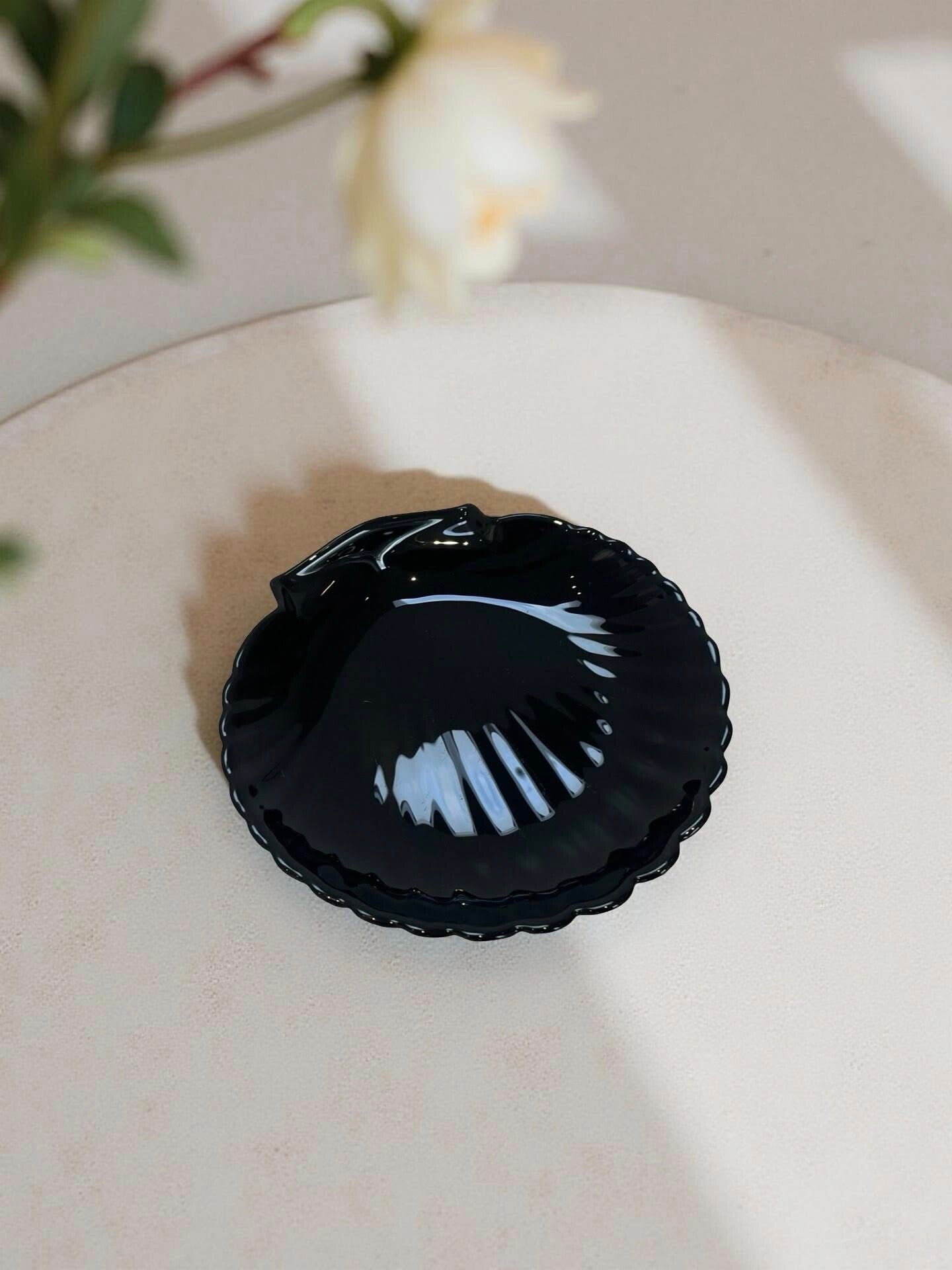 Zwart schaaltje schelp - Arcoroc France