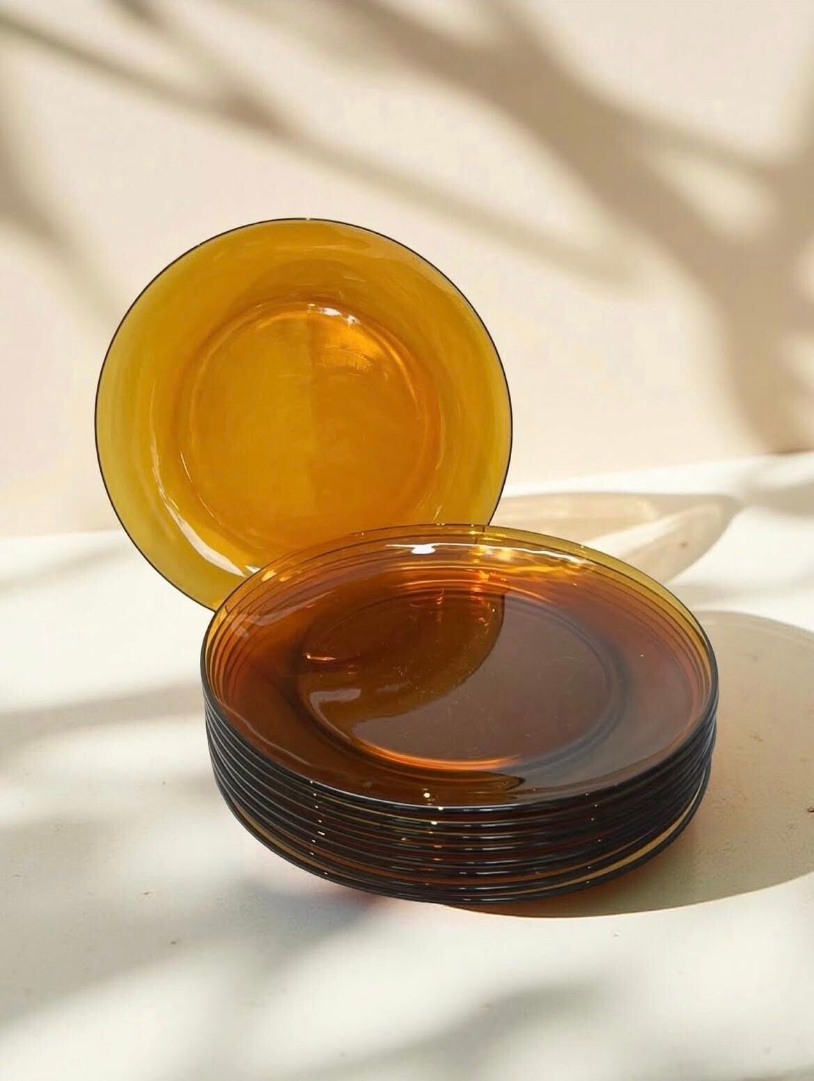 Set - 9 borden amberkleur