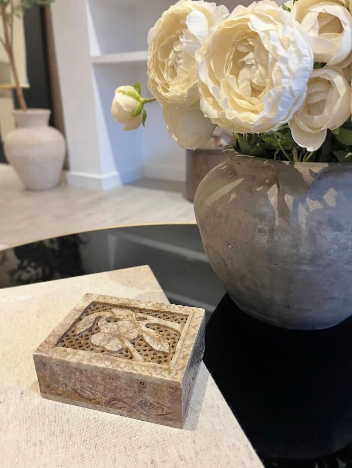 Handgesneden doosje natuursteen