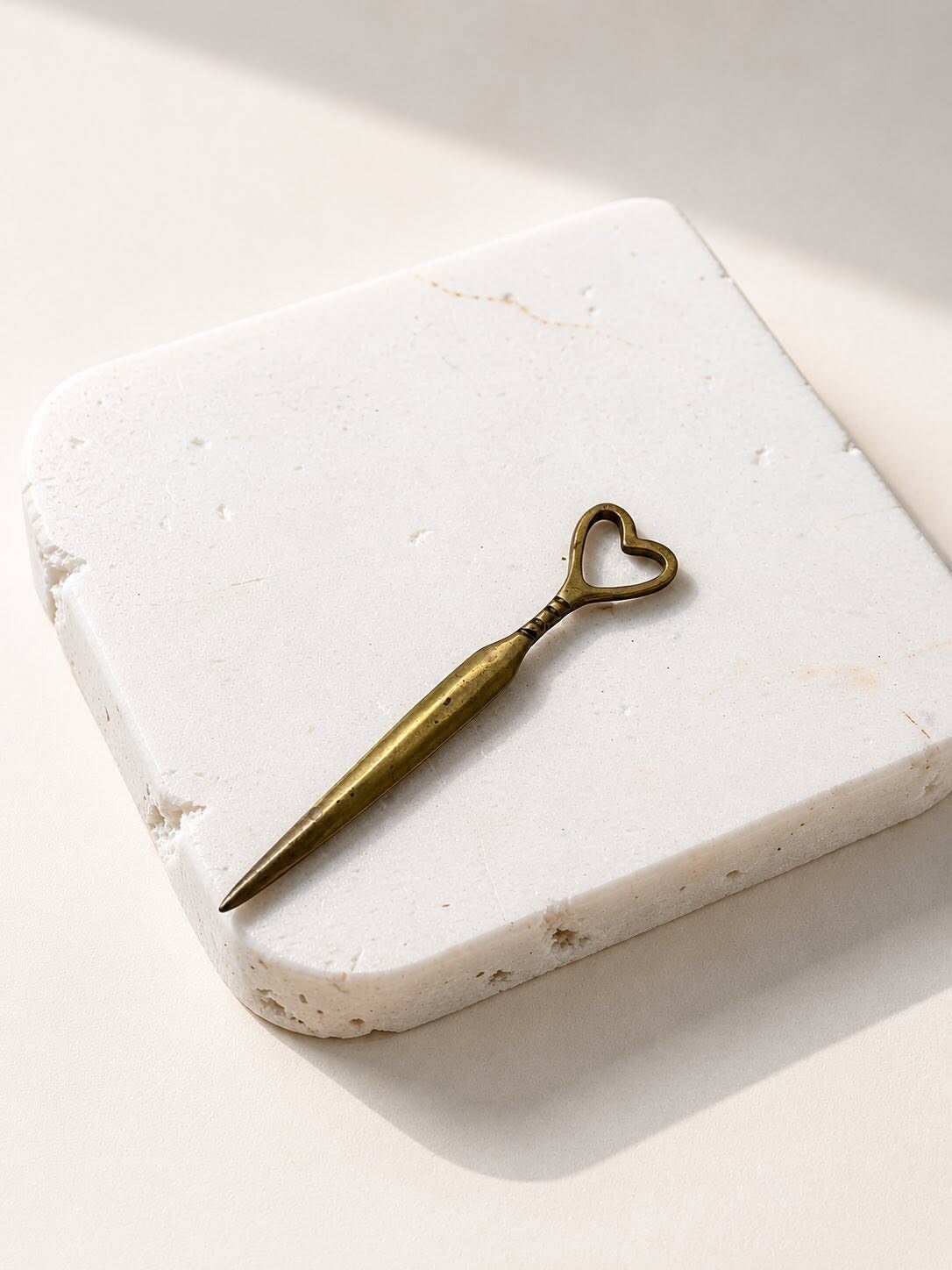 Briefopener hart messing - 1970–1975