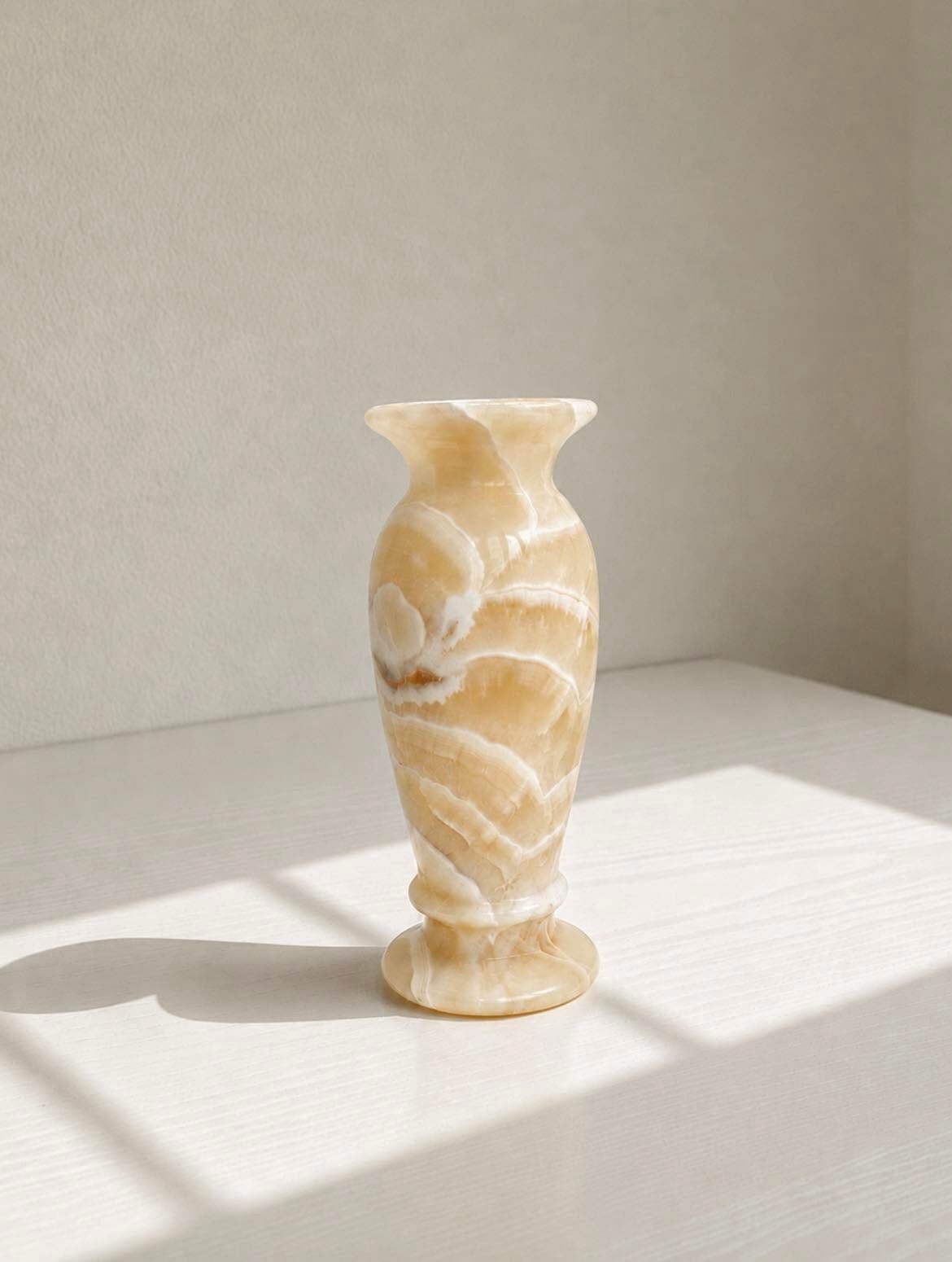 Klein vaasje beige onyx natuursteen - 1972–1978