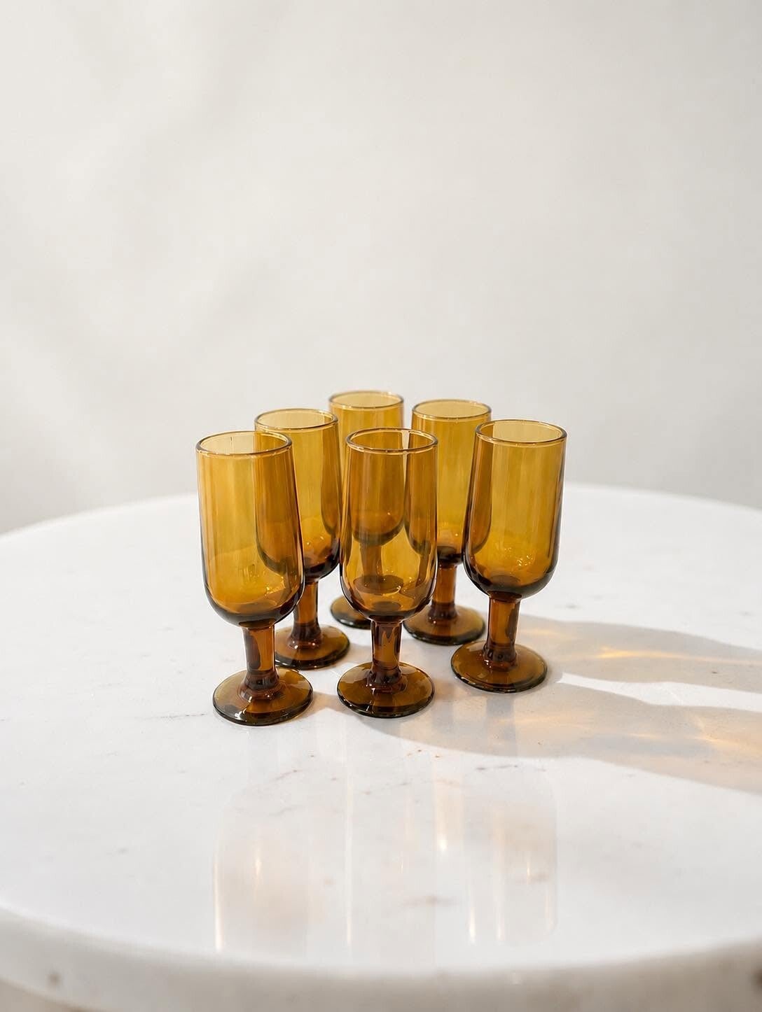 Set - 6 wijnglaasjes mondgeblazen glas amber - 1964–1969