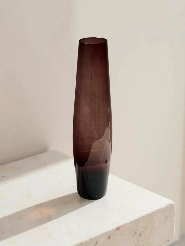 Pruimkleurige vaas glas