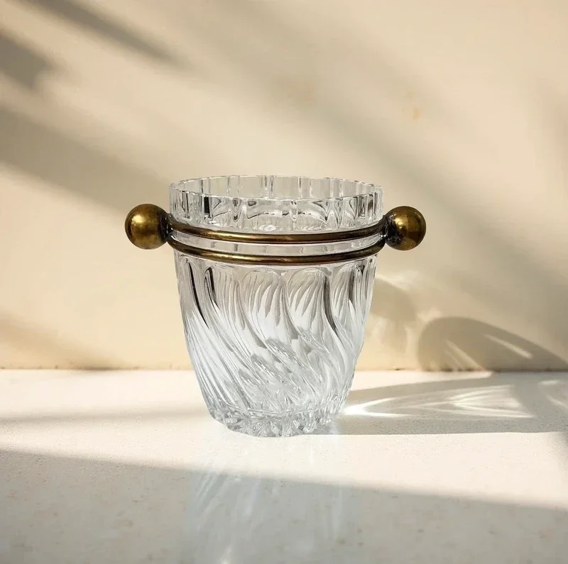 Glazen ijsemmertje met bollen