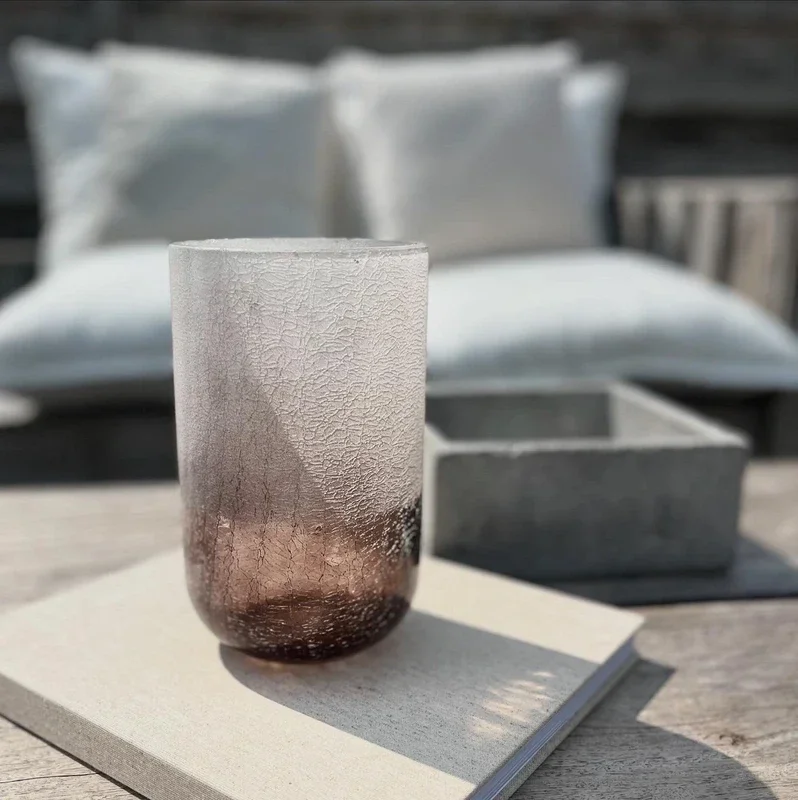 Vaas glas grijs