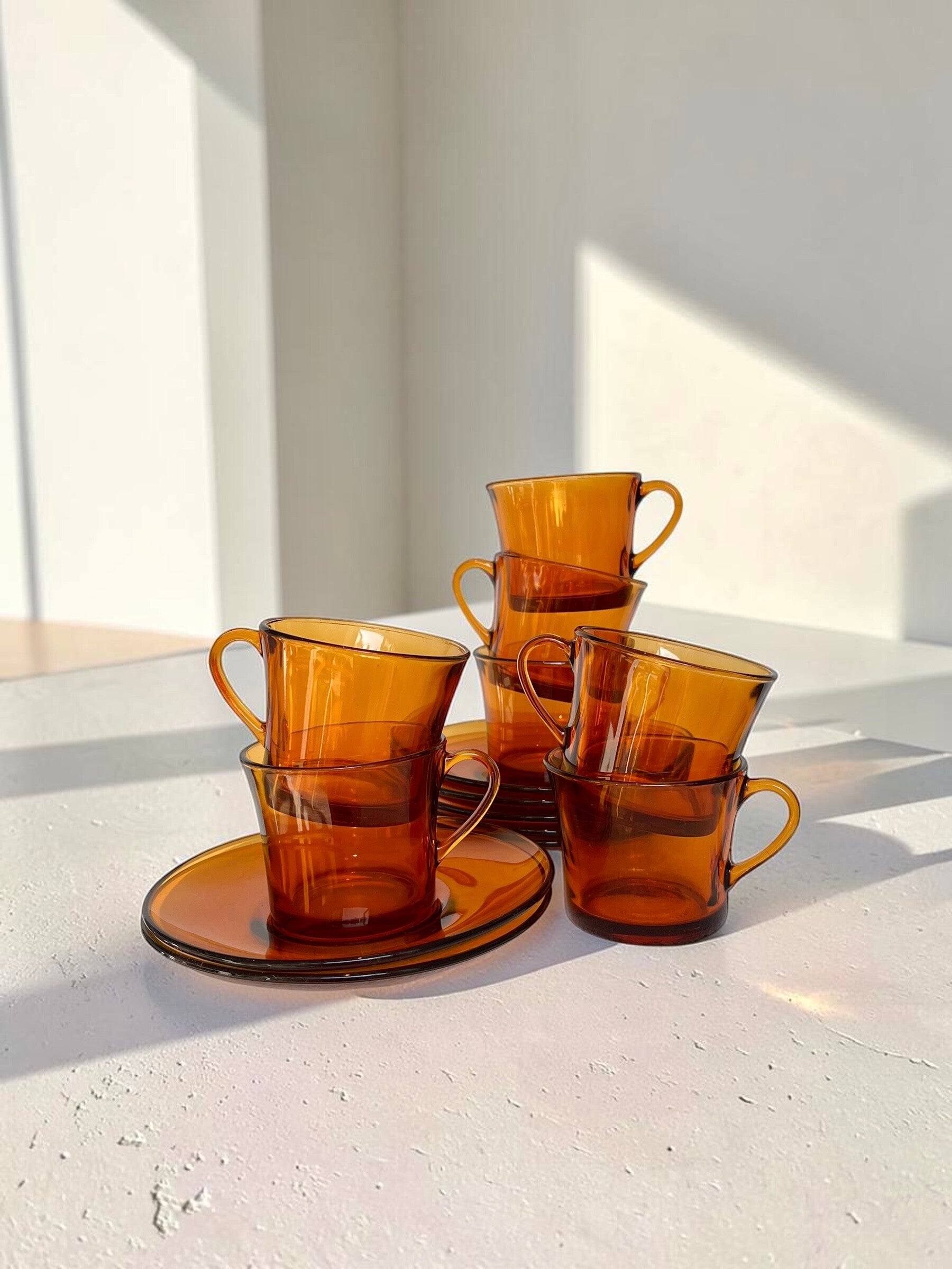 Set - 7 tassen en bordjes amberglas - Duralex 1961