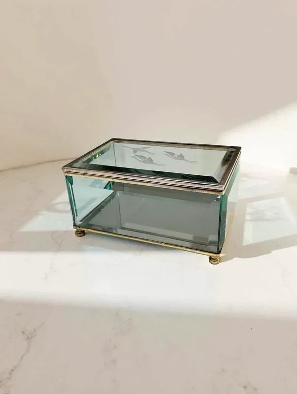 Art deco glazen box