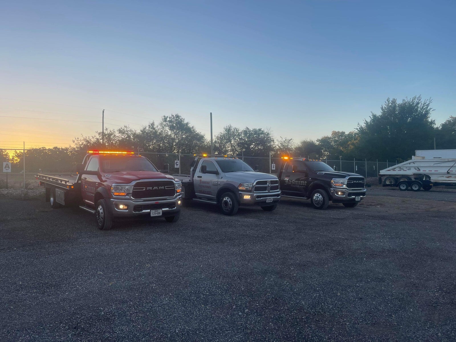 J Jasmine Towing truck and towing work