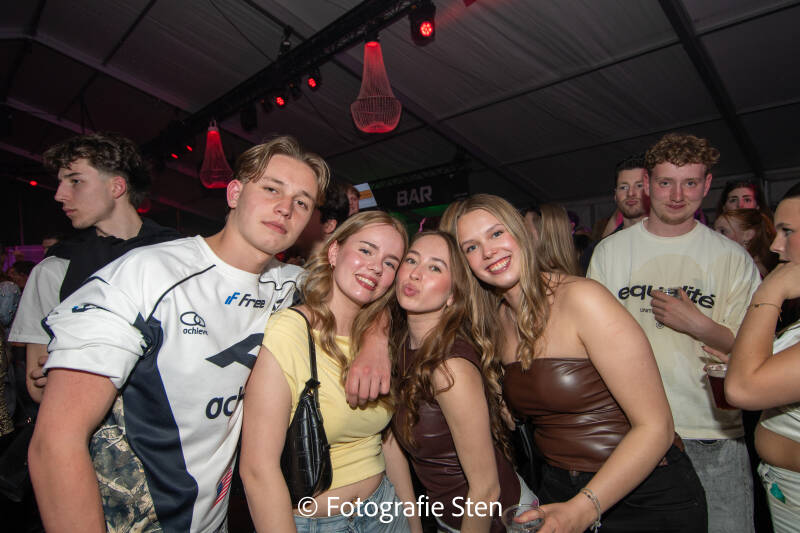 s23_3216-standard.jpg
