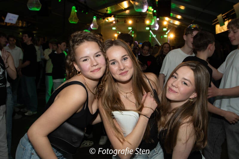 s23_3628-standard.jpg